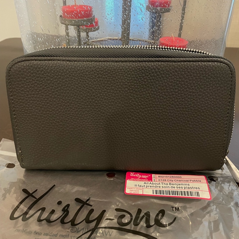 NEW Thirty-One Charcoal Pebble Wallet